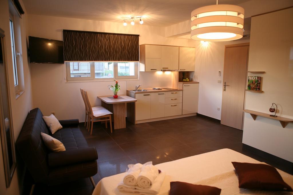 Apartments Sanja Trogir Ngoại thất bức ảnh