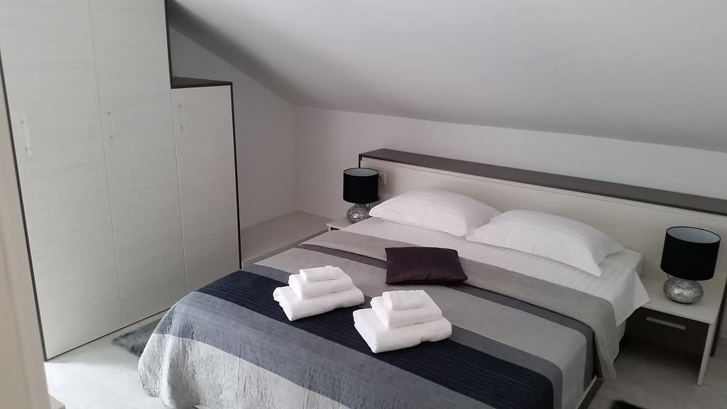 Apartments Sanja Trogir Ngoại thất bức ảnh