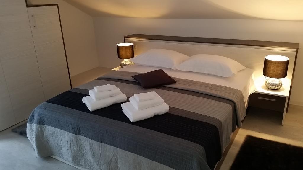 Apartments Sanja Trogir Ngoại thất bức ảnh