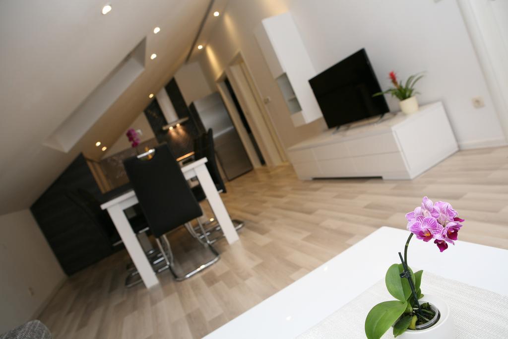 Apartments Sanja Trogir Ngoại thất bức ảnh